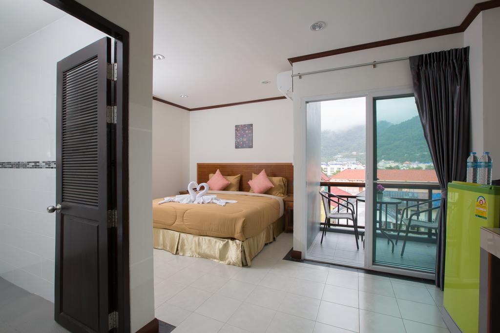 Chusri Hotel Patong Room photo