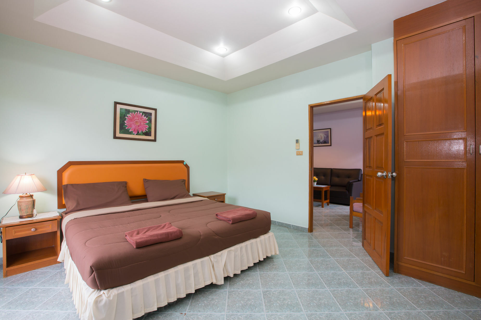 Chusri Hotel Patong Exterior photo