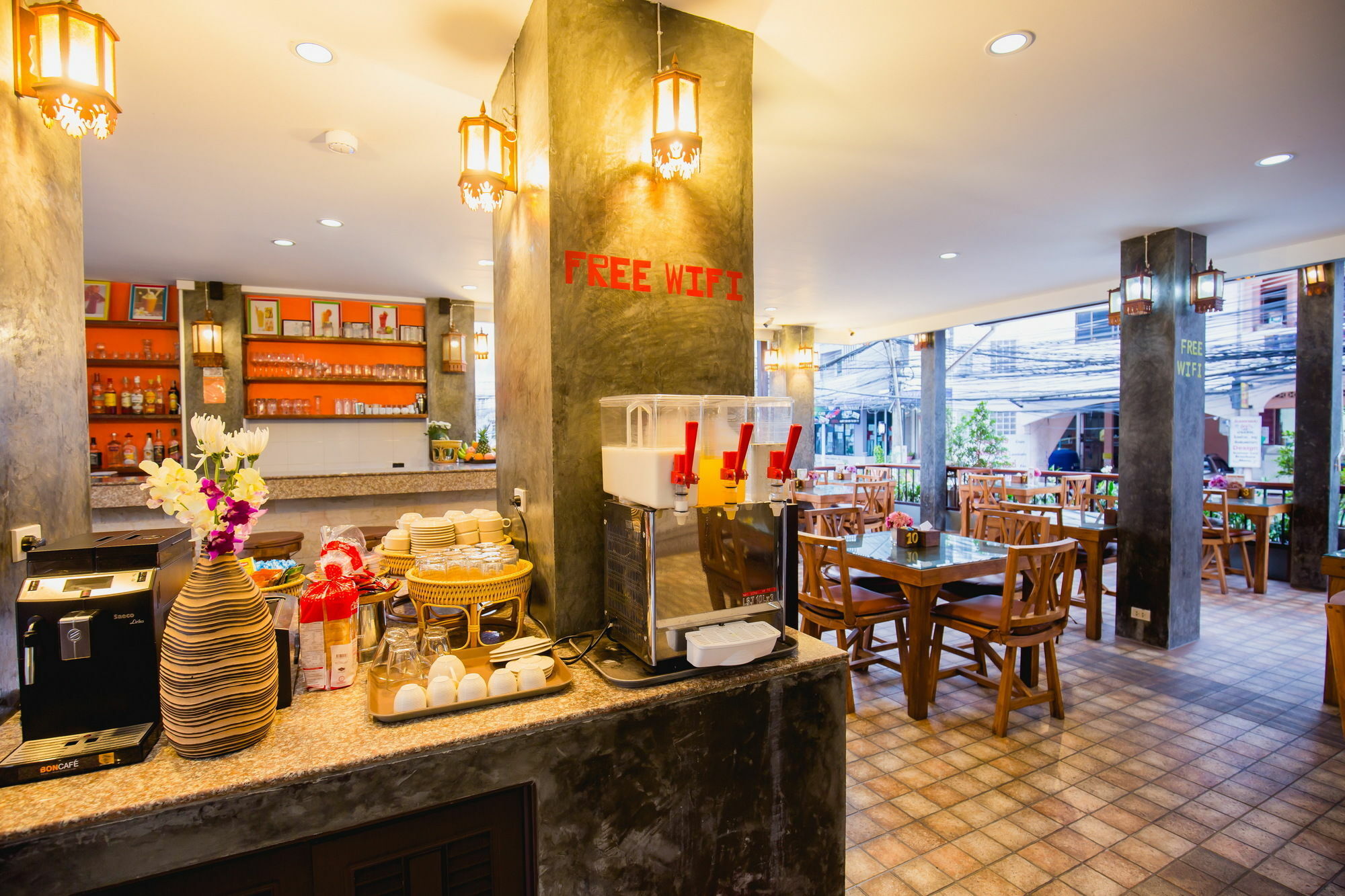 Chusri Hotel Patong Exterior photo