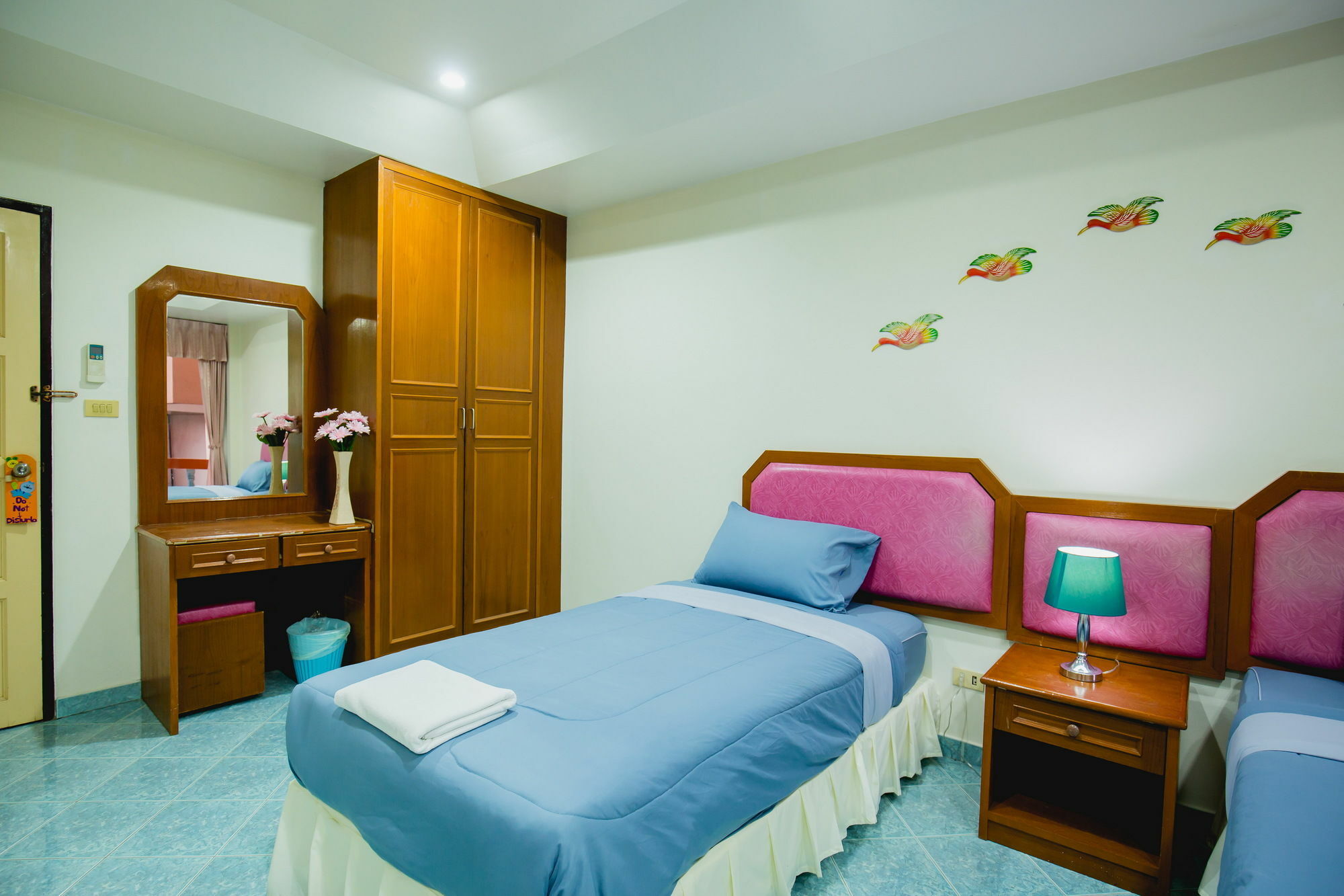 Chusri Hotel Patong Exterior photo