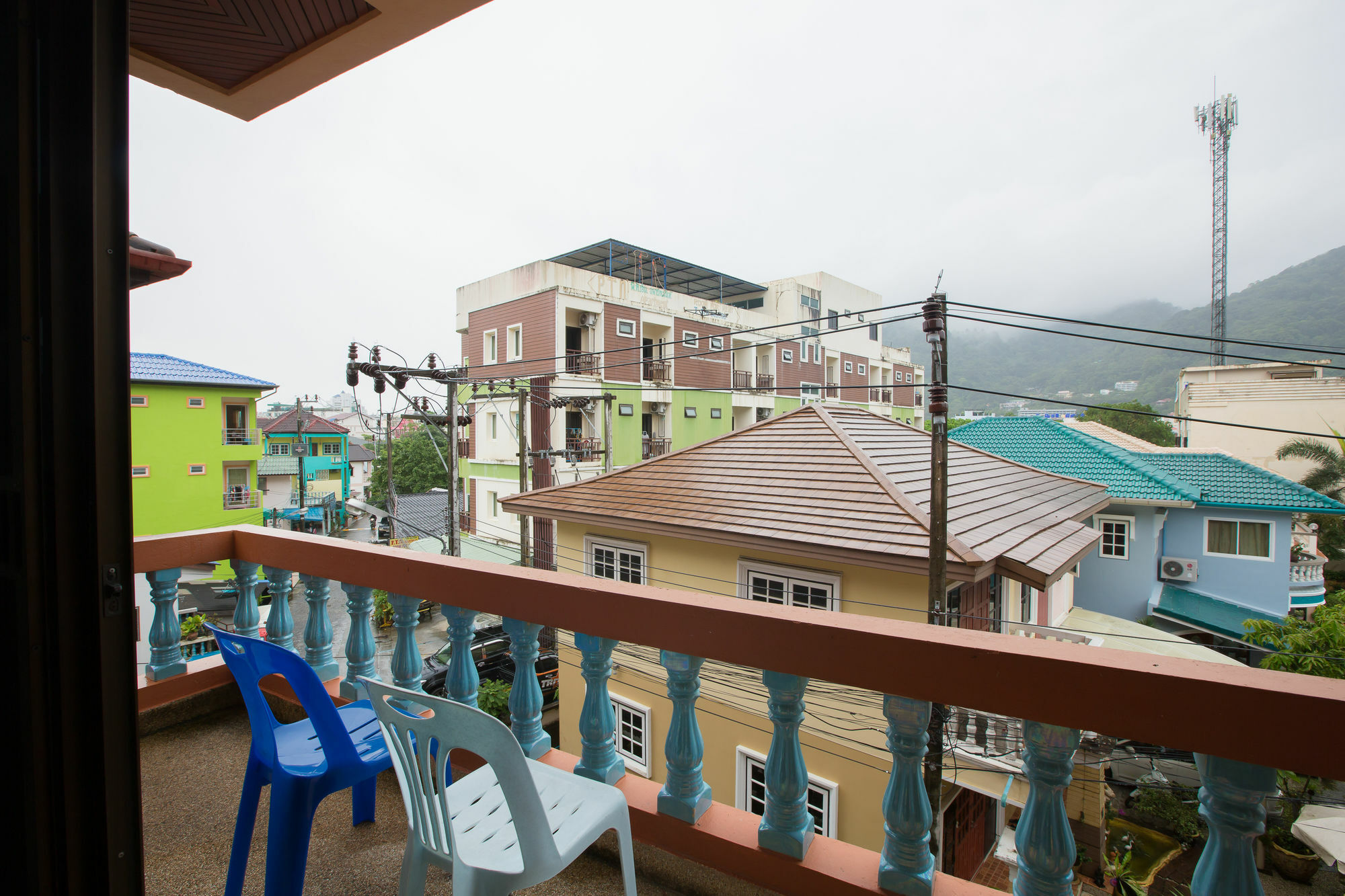 Chusri Hotel Patong Exterior photo